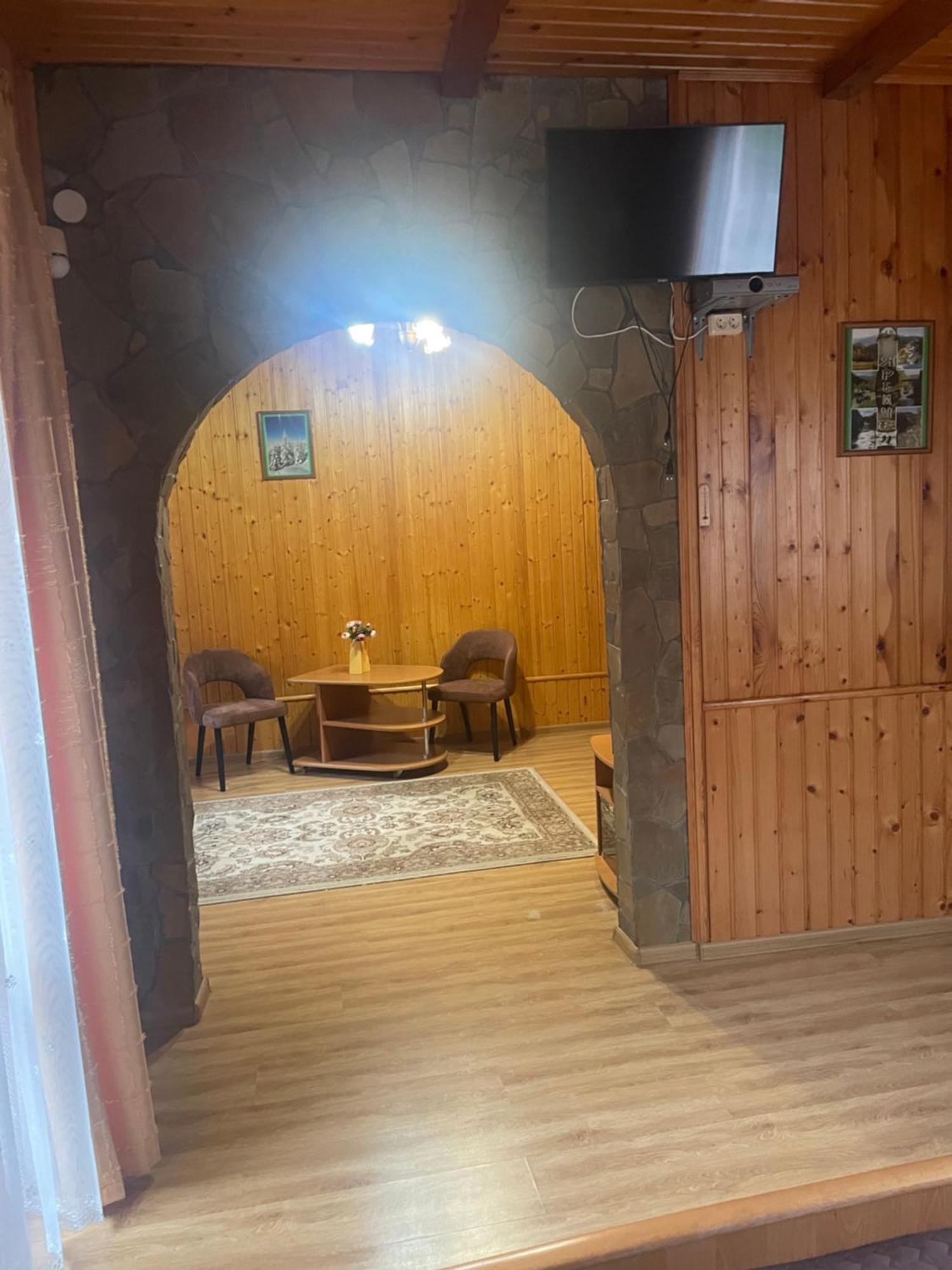 Краса Карпат Hotell Jaremtsje Eksteriør bilde